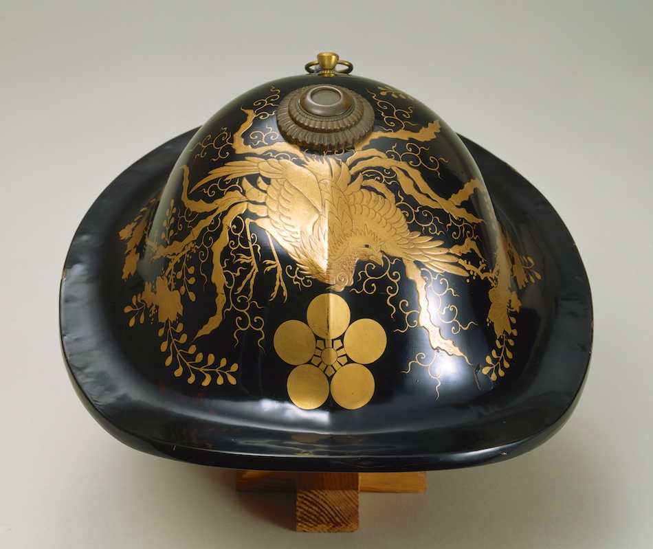 煉革黒漆塗桐鳳凰に剣梅鉢紋蒔絵陣笠 | | 収蔵品詳細 | 作品を知る