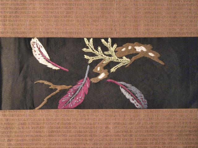 大正アンティーク 黒繻子に手刺繍の鷹柄 名古屋帯