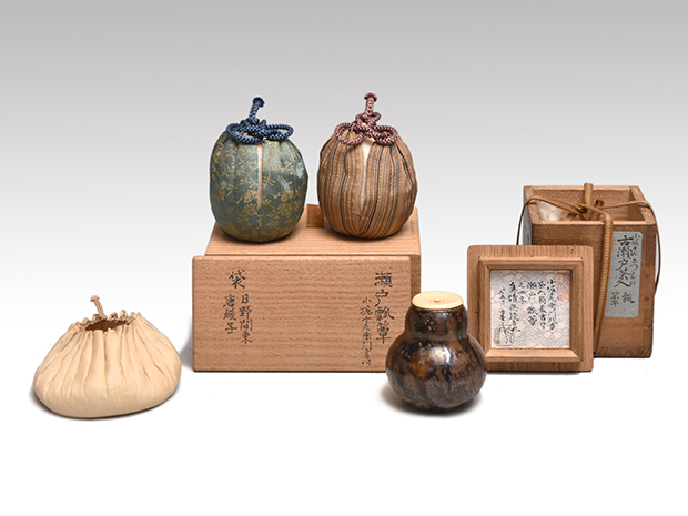 瀬戸瓢箪茶入 小堀十左衛門箱書 仕服(日野間道・唐緞子) | 古美術ささき