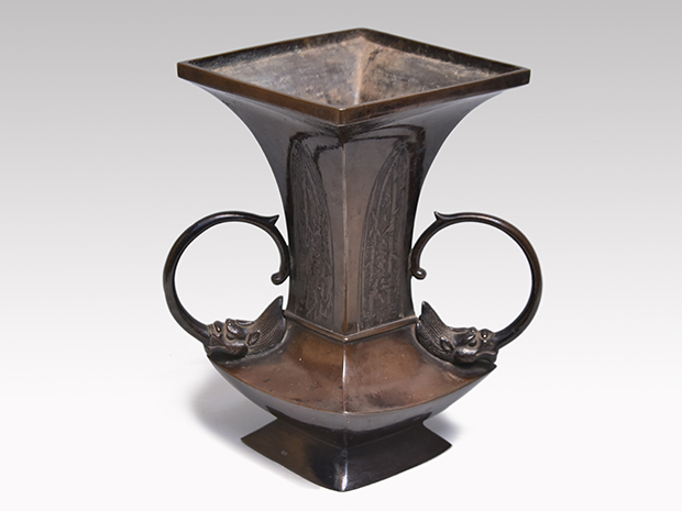 菱形 唐銅龍耳花入 蝉文入 | 古美術ささき