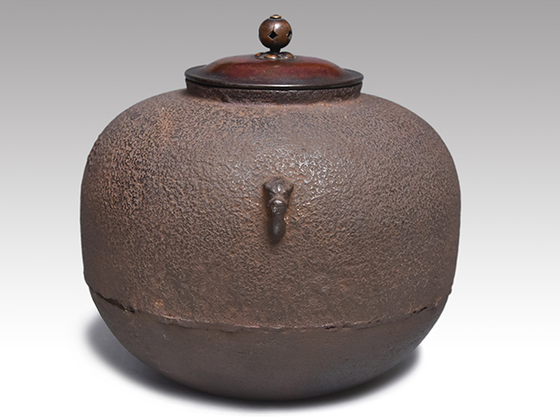 利休好 蜂須賀釜 小堀宗中文字入 高橋因幡（作） 共箱 | 古美術ささき