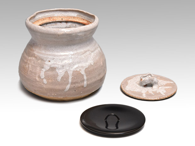 萩焼水指 十世 坂 高麗左衛門（作） 共蓋 塗蓋 共箱 | 古美術ささき