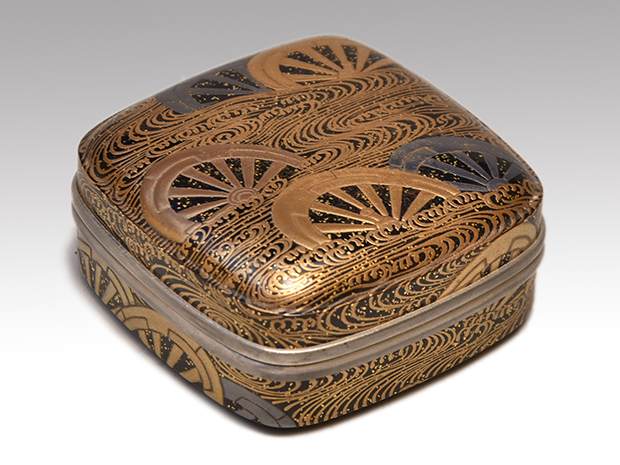 入山白翁 「春の流」 錫縁香合 共箱 仕覆付 | 古美術ささき