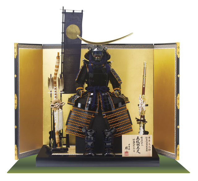 人気の五月人形・ 伊達政宗黒漆五枚胴模写 具足飾り No3221