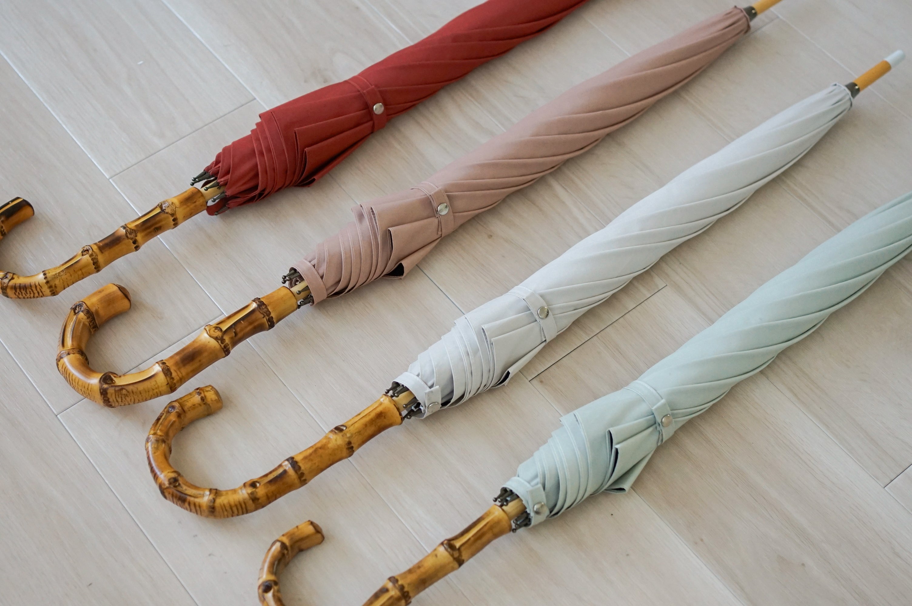 一級遮光で遮熱効果の高い,バンブーハンドルの晴雨兼用長傘 – 傘専門店