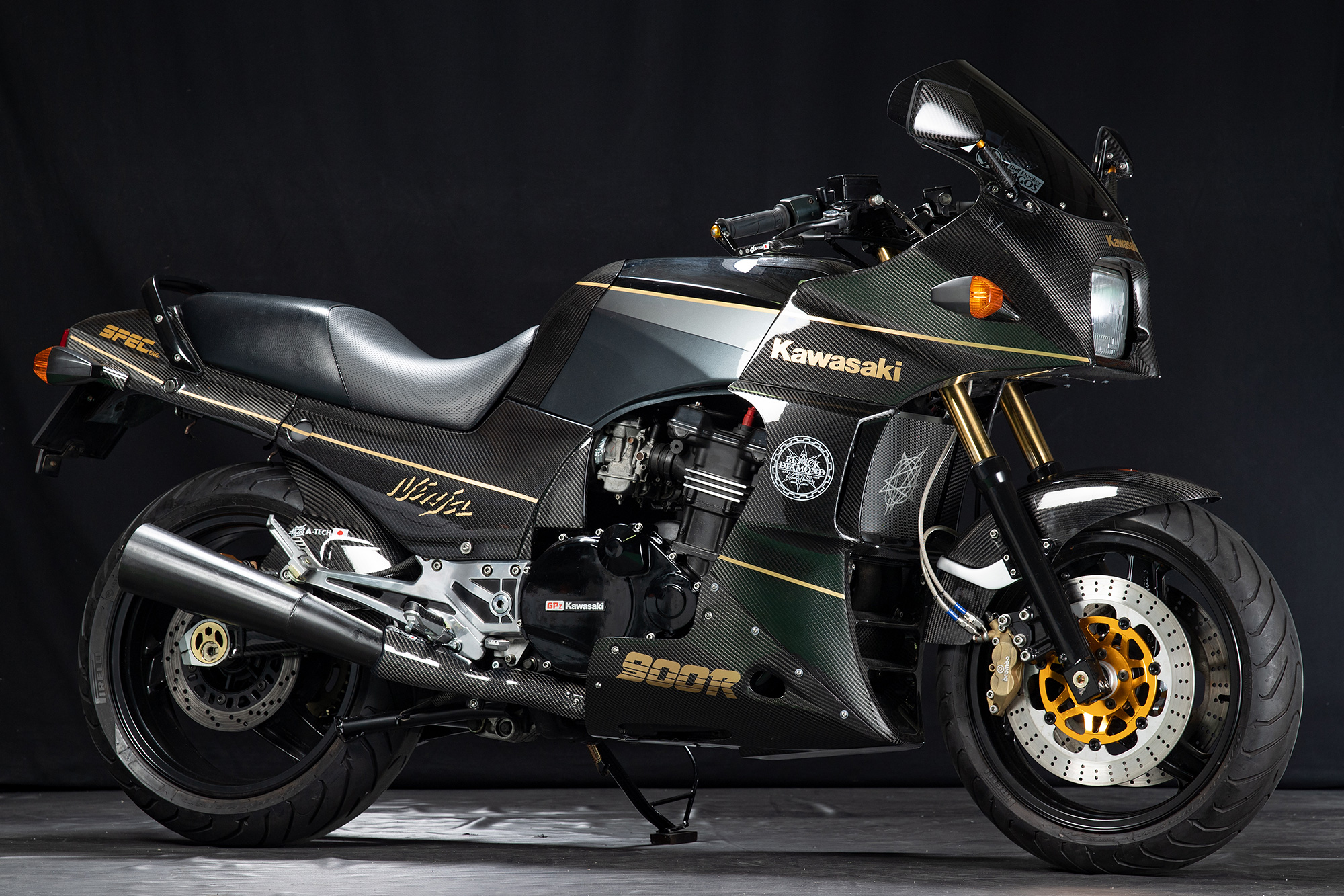 GPZ900R用ドライカーボンパーツ by エーテック &dash; 歴史的名車に