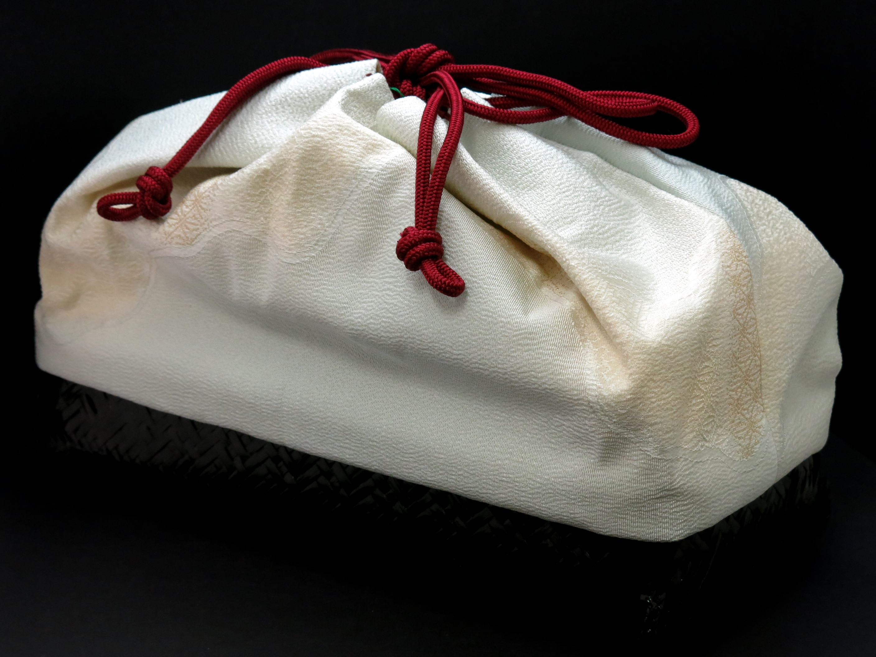 尺籠2018-2｜籠付き巾着、舞扇が収まる1尺長の正絹巾着｜道長取り文様