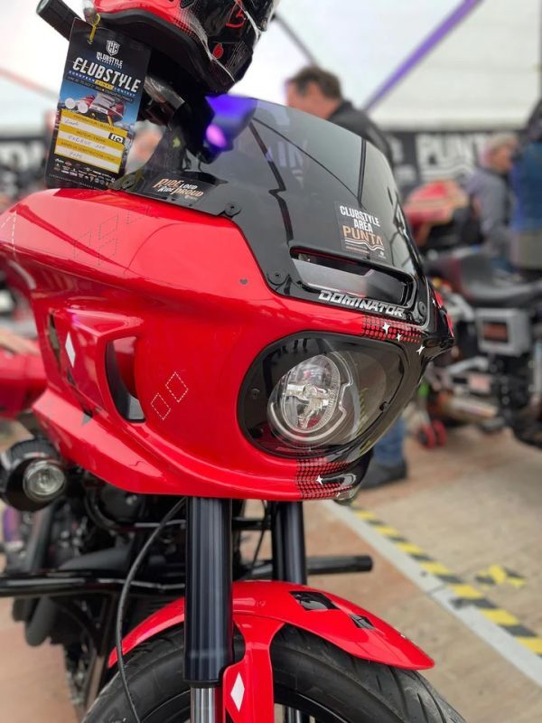 ドミネーター FXLRSTヘッドライトカバー 灯火類 ヘッドライトバイザー