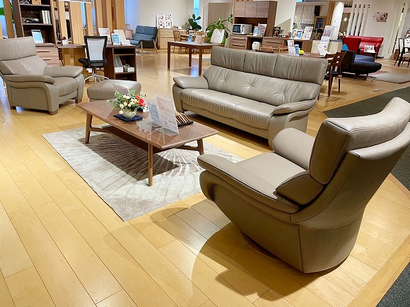 本社ショールーム｜イベント・新着情報｜カリモク家具 karimoku