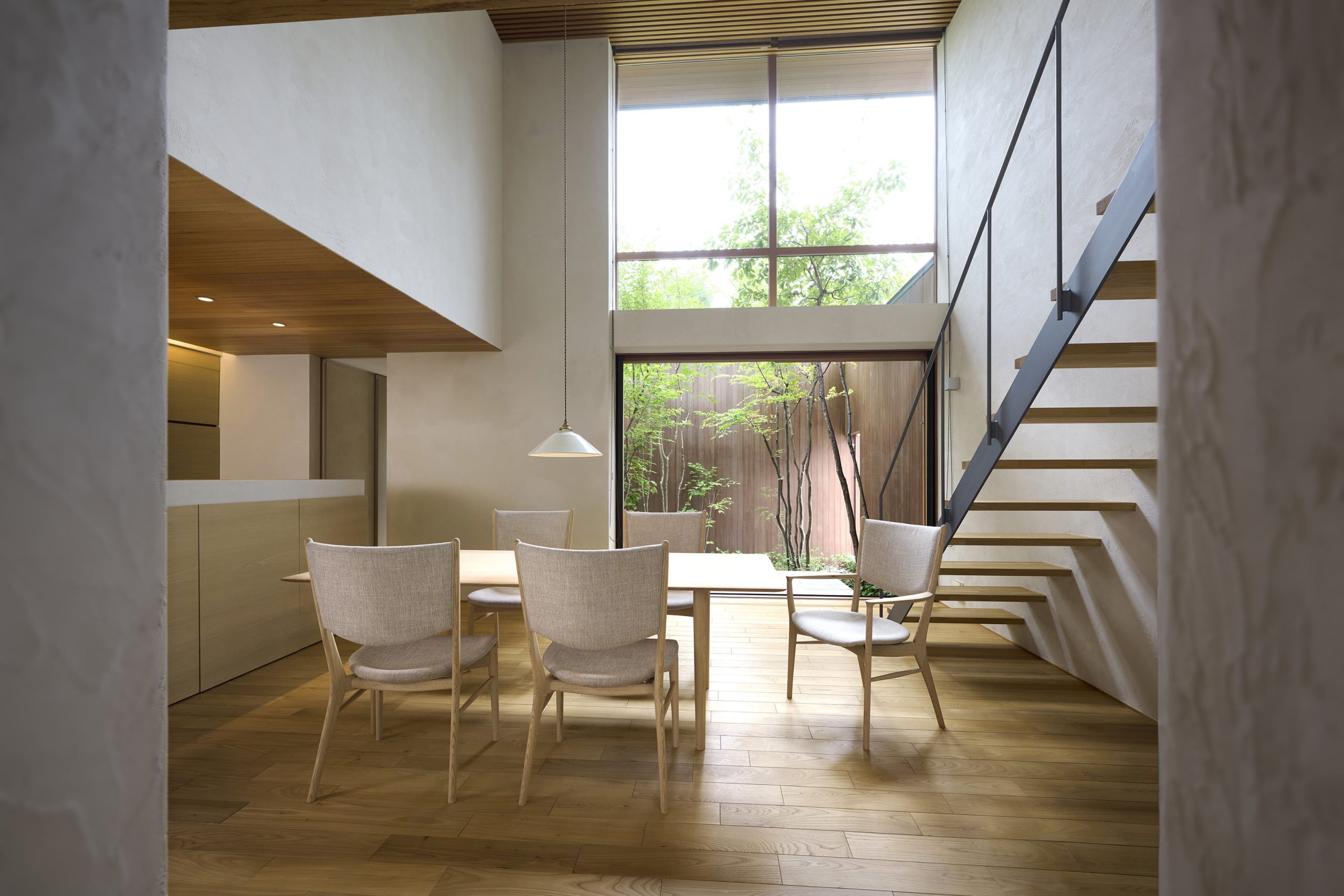 ダイニングテーブル - 国産無垢家具は飛騨高山発の家具メーカー KASHIWA