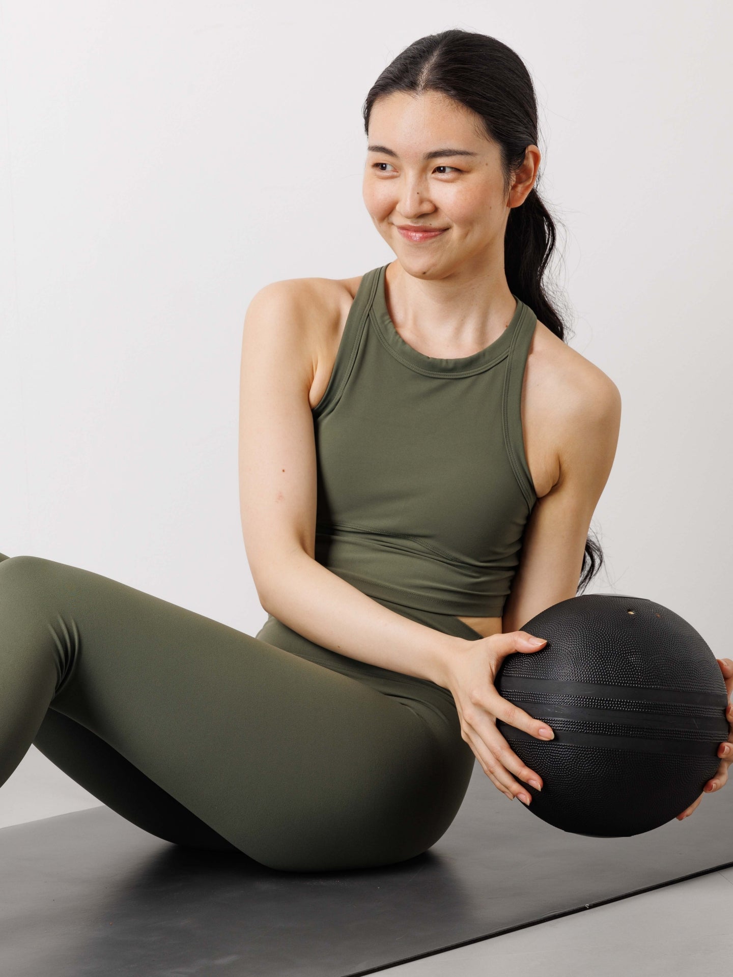 シェリー ライクラ クロップ ブラトップ オリーブグリーン | スポーツ