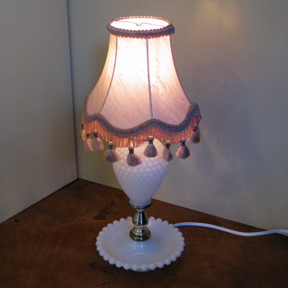 フェントン ボブネイルミルクグラス テーブルランプ オールド