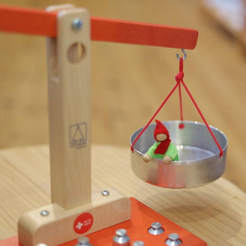 アルビスブラン はかり：分銅がついた天秤はかり | krtek select toys