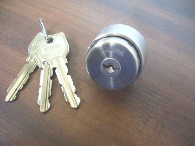 美和ロック U9FN.CY シリンダーのみ 扉厚33～41mm 子カギ3本付 │金物