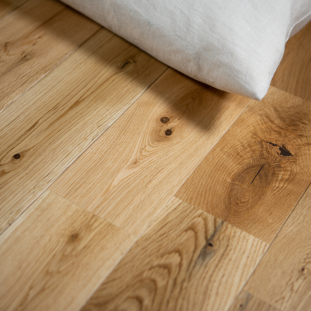 無垢フローリング「Vivid Wide オーク（UV）」UVウレタンクリア仕上げ