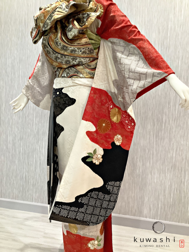 正絹振袖レンタル】 80017 ノーブルホワイト赤黒絞り金駒刺繍正絹