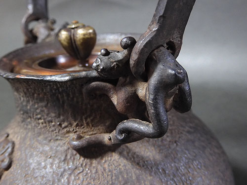 龍文堂 安之介 龍口鉄瓶＜共箱＞ 販売 | 【骨董品買取】日本全国対応