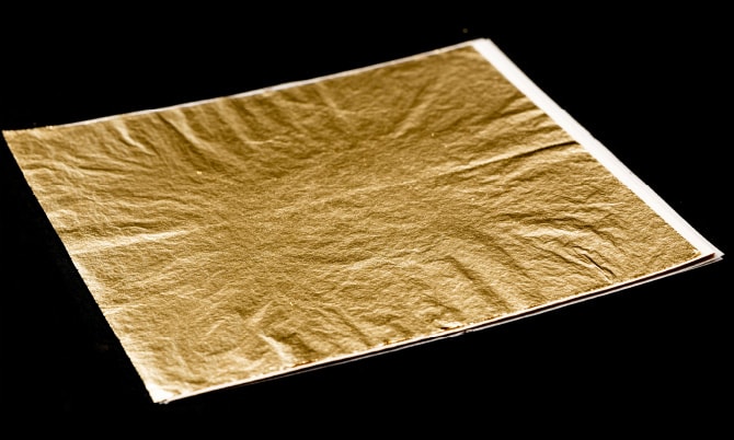 諸箔 | 取扱製品 | 純金箔・金属箔粉は変わらぬ温もりと輝き・京都金属