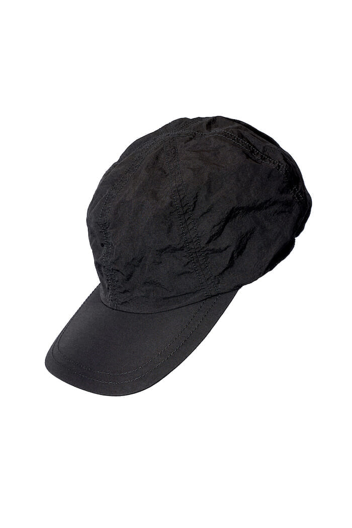 テアトラ初のキャップはキジマタカユキとの共作。パッカブルシリーズの