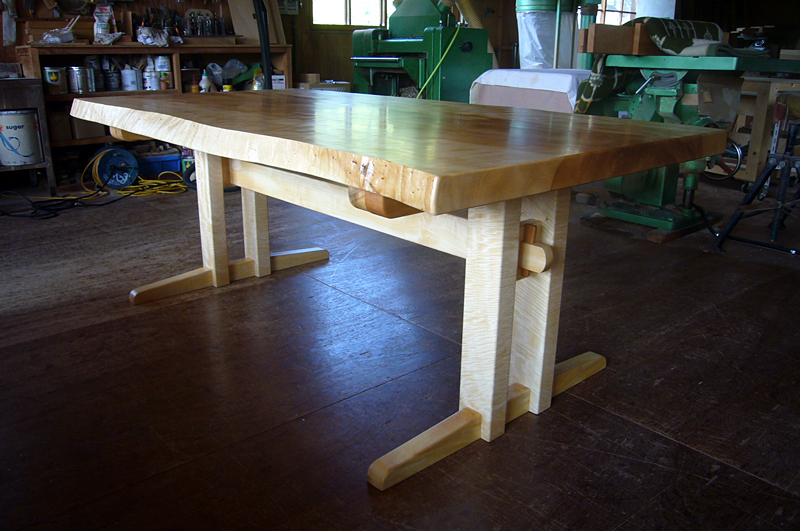 栃（トチ）無垢一枚板 ダイニングテーブル：ダイニングテーブルや