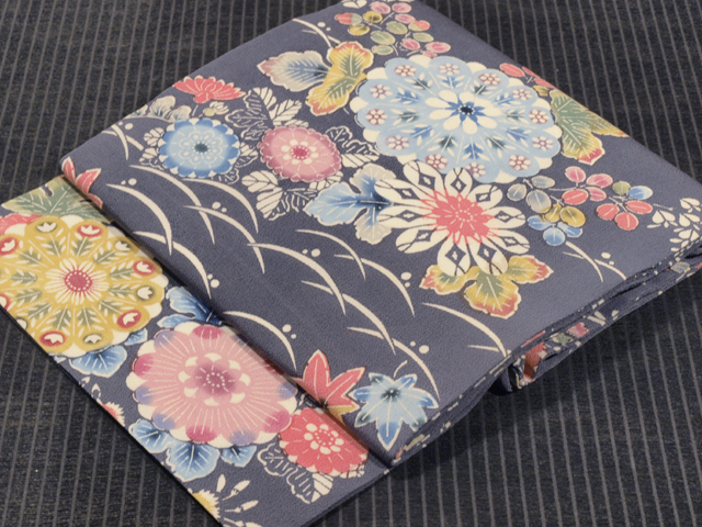 帯のアトリエ花邑 hanamura 銀座 「菊に秋草文様 紅型 名古屋帯」