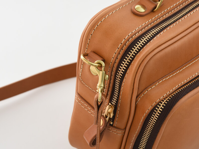 使い勝手の良いファスナータイプの2way本革ビジネスバッグ / 革鞄の