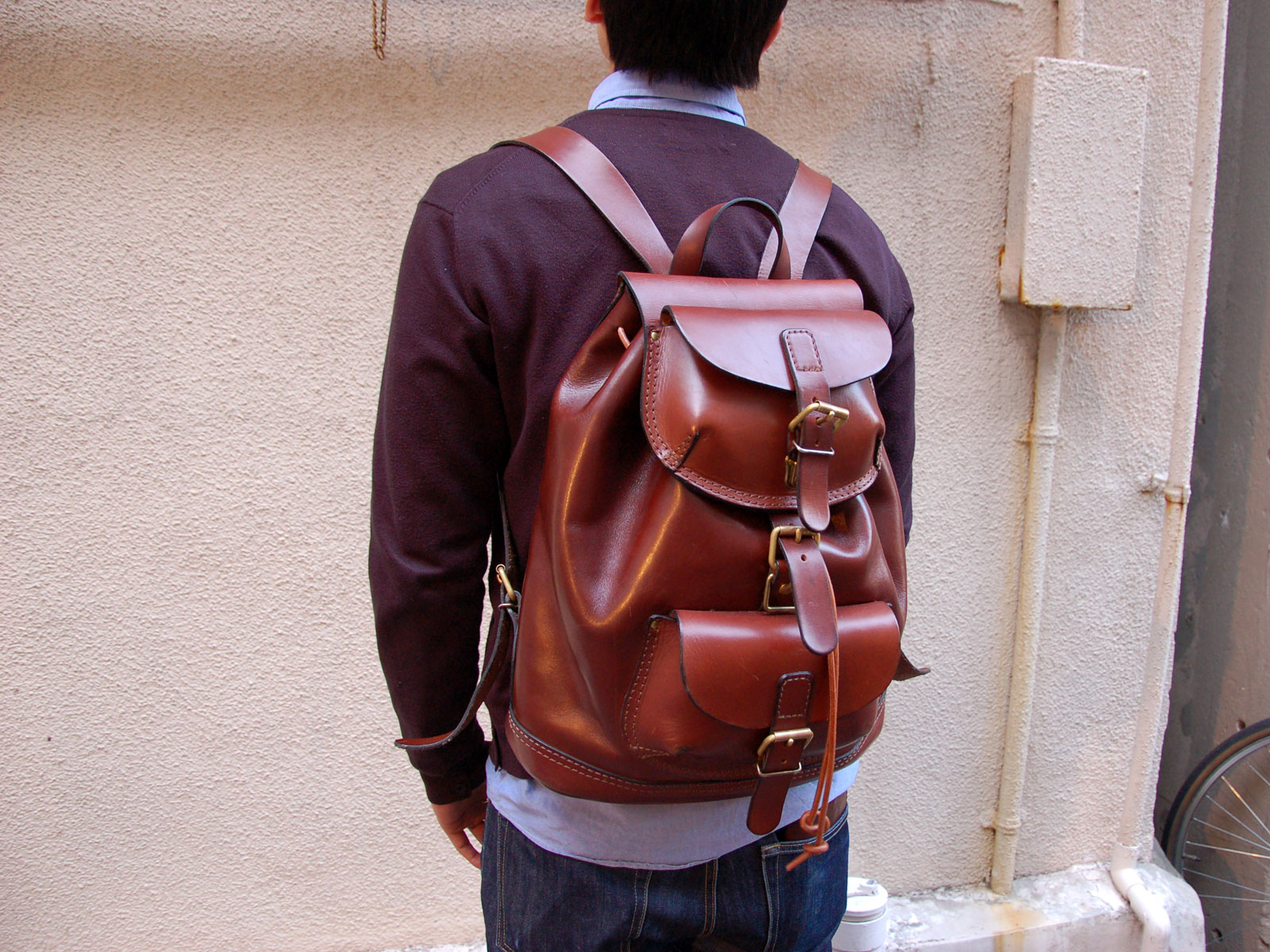 TDHスタッフ：上広愛用「迫力のWポケットリュック」｜革鞄・革小物の