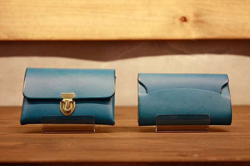 夏の限定革「セルリアンブルー」仙台店ラインナップ｜革鞄・革小物の