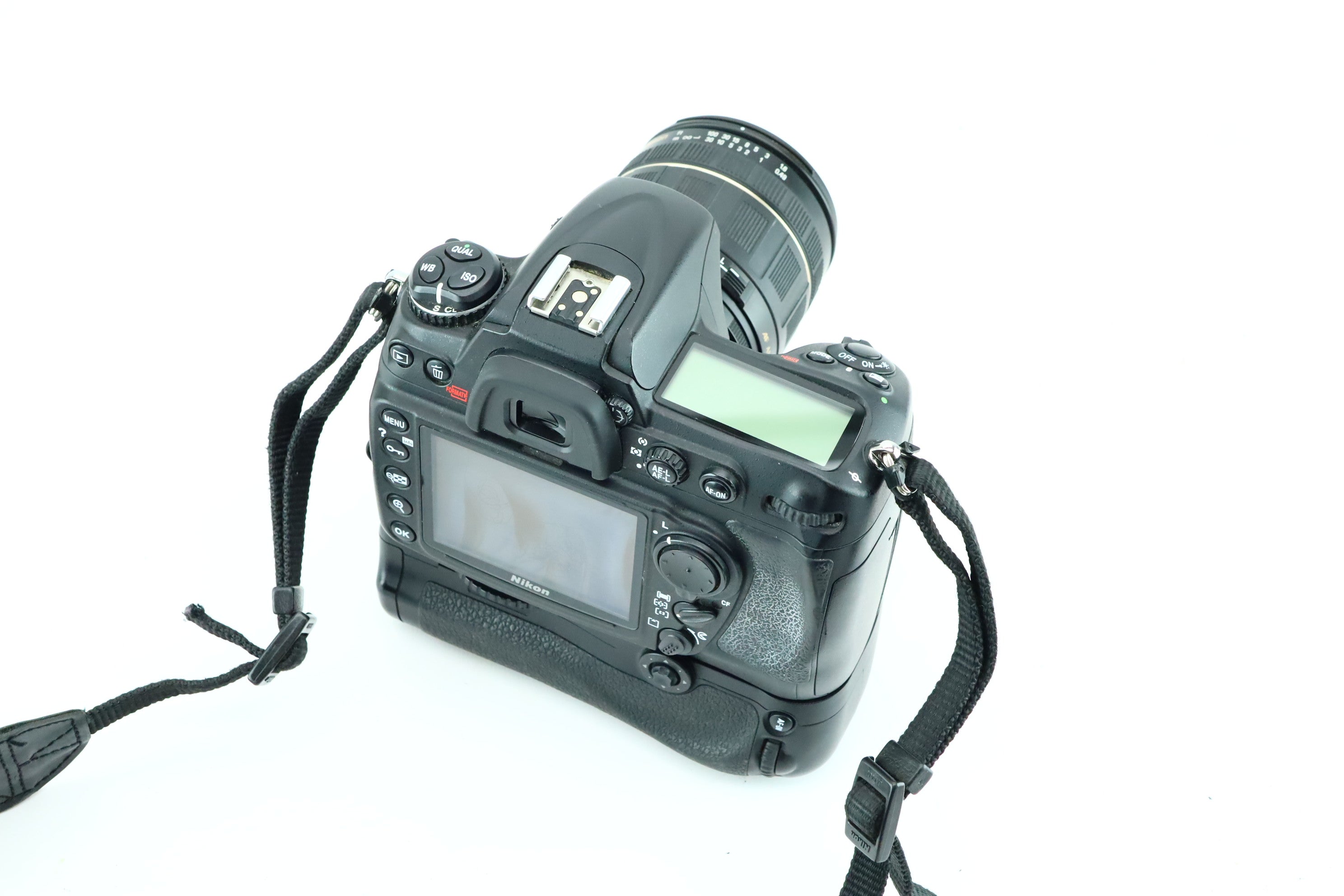 Nikon D300 with Tamron 28-200mm 1:3.8-5.6 Macro lens – Hard to