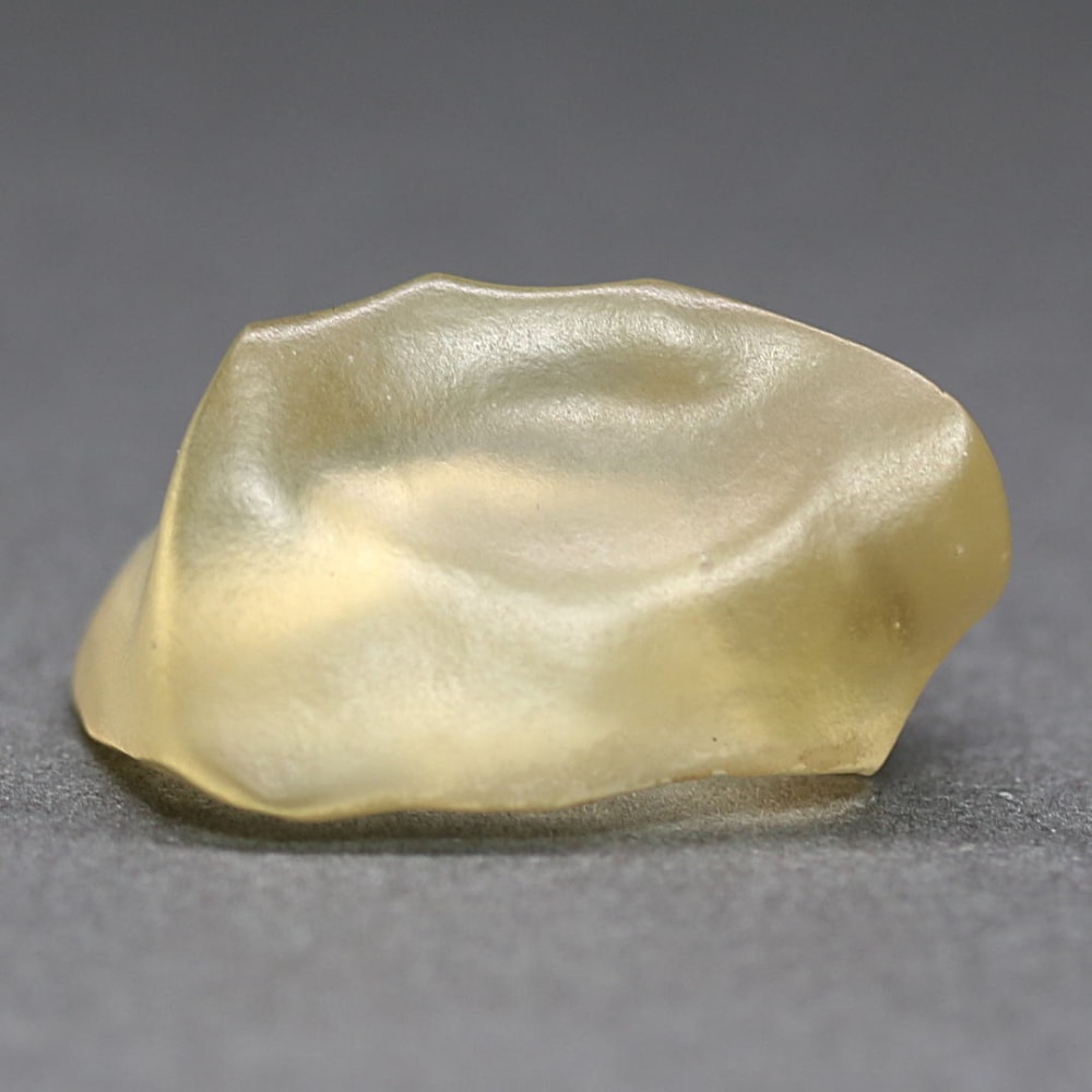 トップクォリティ]天然リビアングラス原石（11.2g） - 埼玉県吉川市の