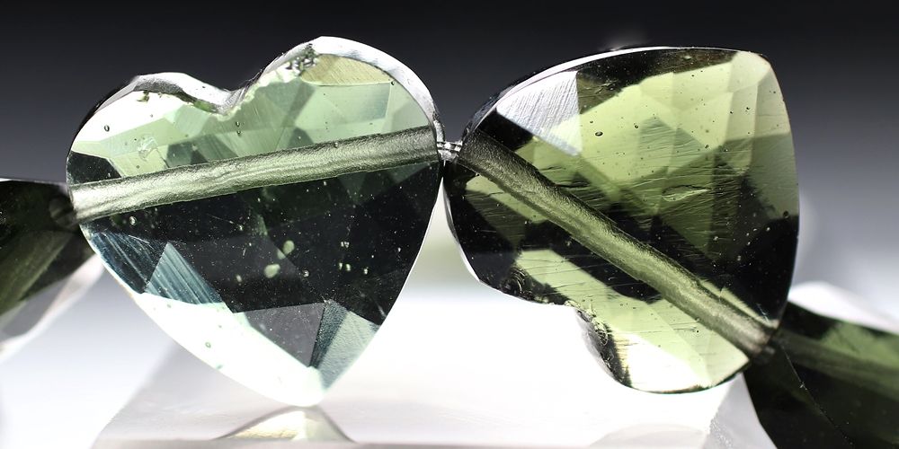 高品質++]天然モルダバイトブレスレット/ハートカットビーズ（約12.1