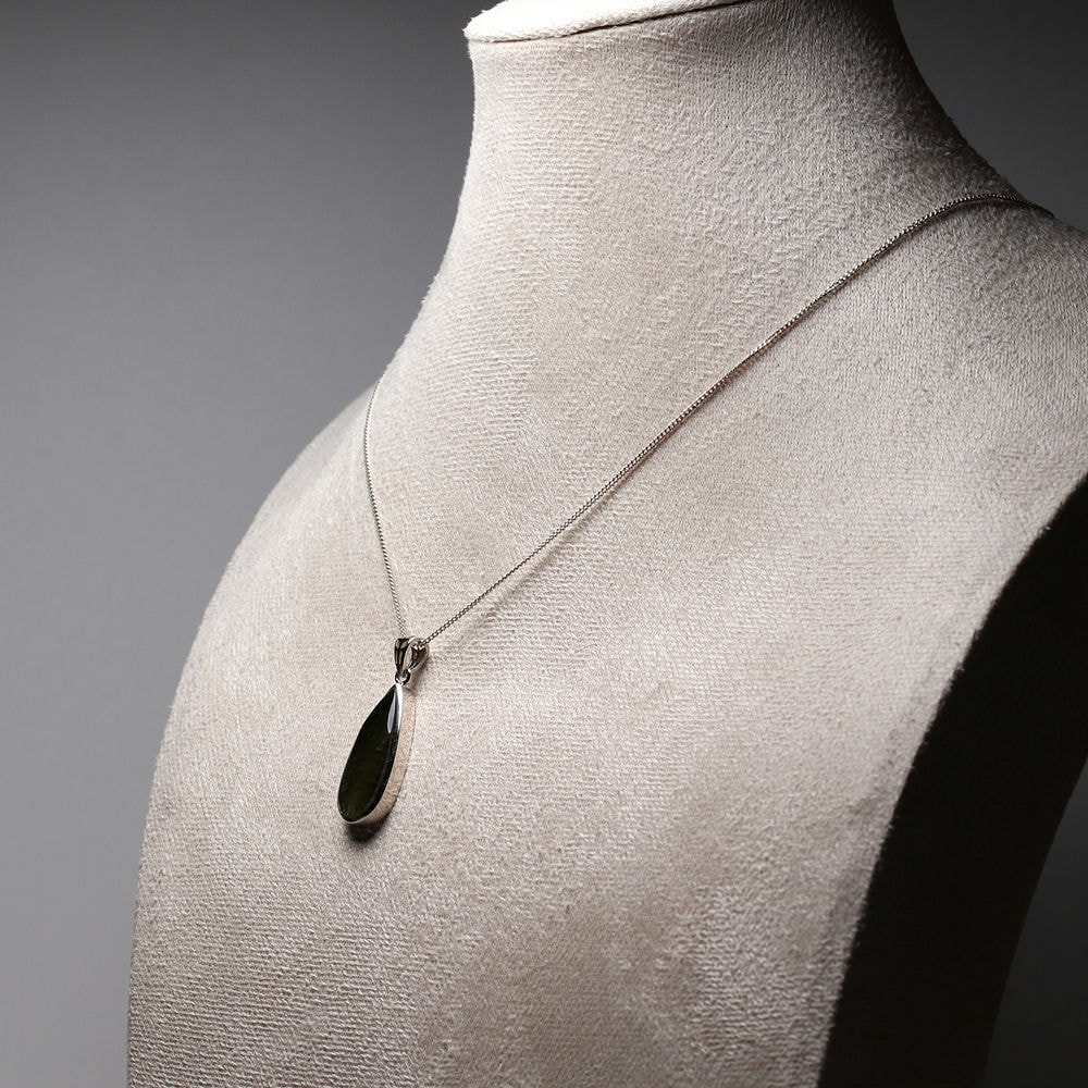 トップクォリティ]天然モルダバイトペンダントトップ（シルバー925