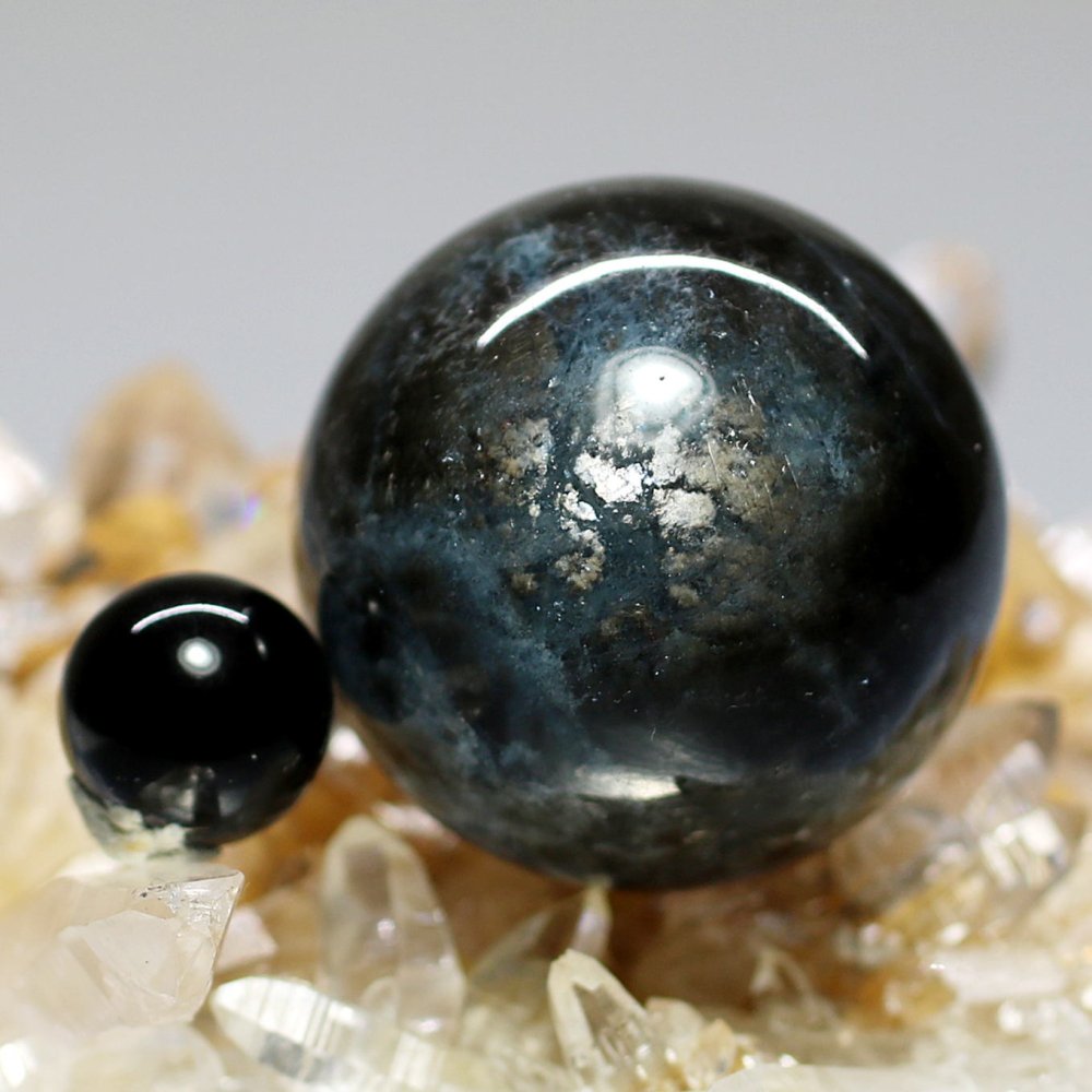 ブラックスターアクアマリン丸玉/スフィア（直径27.3mm） - 埼玉県吉川