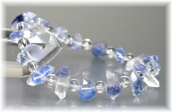 デュモルチェライト・イン・クォーツポイント原石ブレスレット - 埼玉