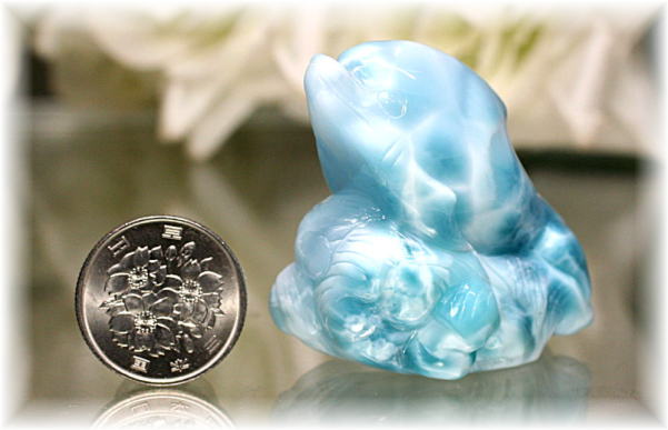 ドミニカ産]ラリマー彫刻イルカ - 埼玉県吉川市の天然石専門店・水晶