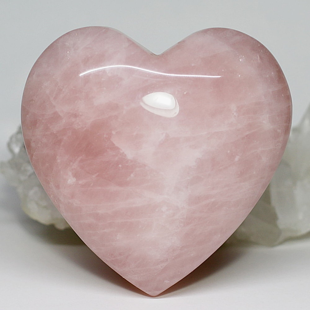 ブラジル産]ローズクォーツハート型磨き石（ハートシェイプオブジェ