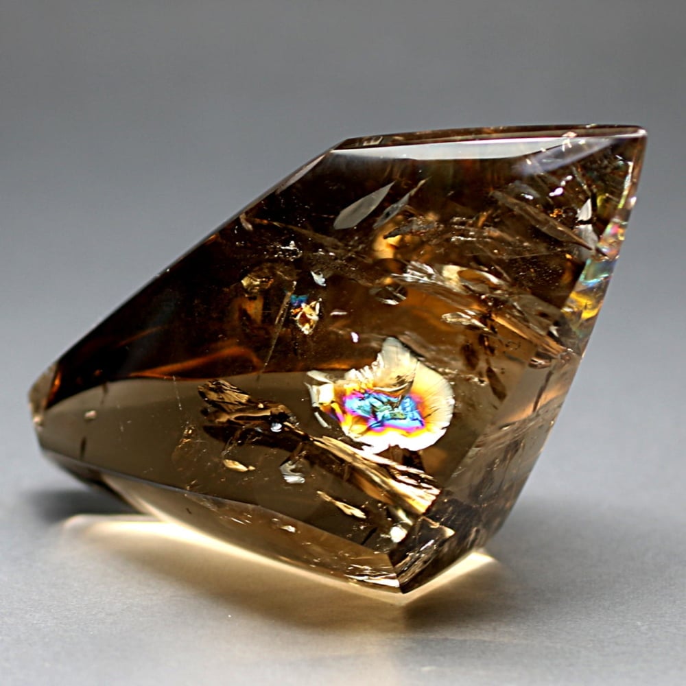 マダガスカル産]レインボー水晶フリーフォーム/アイリスクォーツ磨き