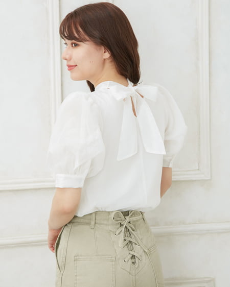 Backリボンハイネックシアー／ブラウス｜allamanda(アラマンダ) 公式