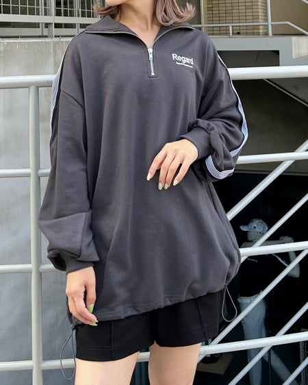 ハーフZIP裾ドロスト胸ロゴ袖ラインスウェットチュニック｜INGNI