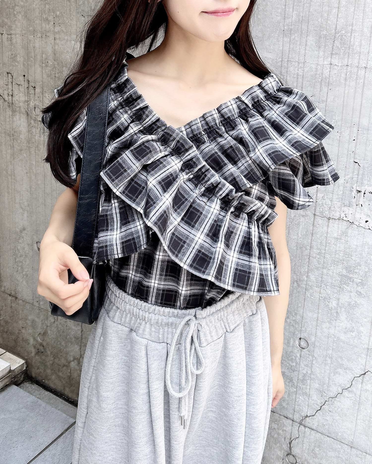 クロスフリルチェック柄オフショルブラウス（OUTLET）｜INGNI