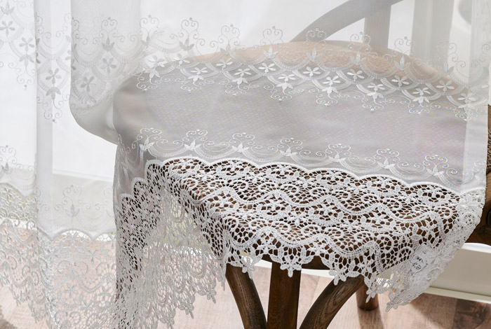 トルコ刺繍レースカーテン マクラメを裾にあしらった刺繍がエレガント