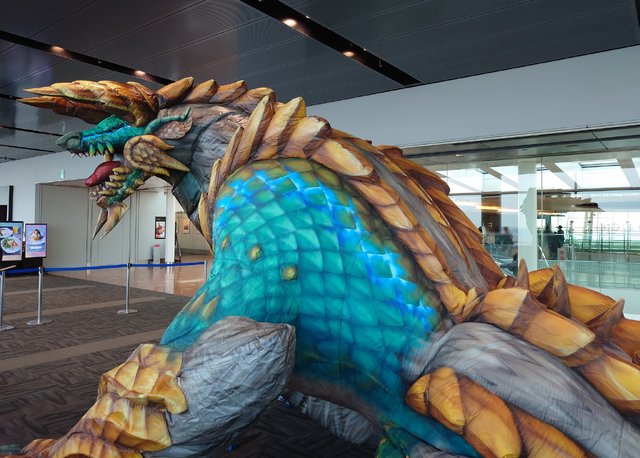 羽田空港に10メートル超の「ジンオウガ」が展示！「カプコンストア