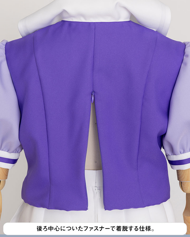 ウマ娘』公式監修の「トレセン学園」夏制服がとってもリアル！蹄鉄型の