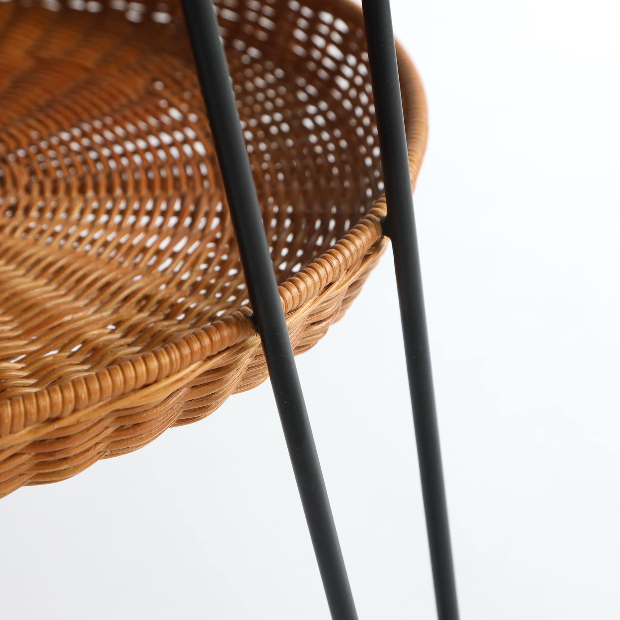 WALLABY LOW TABLE ROUND Black｜ローテーブル｜IDEE SHOP Online