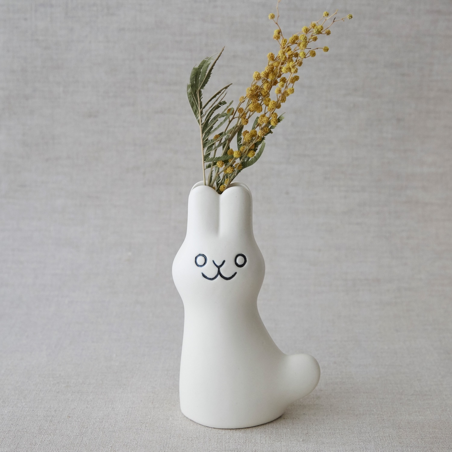 定番品】En Liten Van Rabbit White｜陶芸・ガラス作品｜IDEE SHOP Online