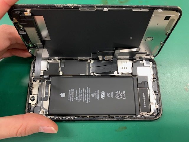 iPhone XRのフロントパネル交換始めました！ | iPhone修理アイサポ