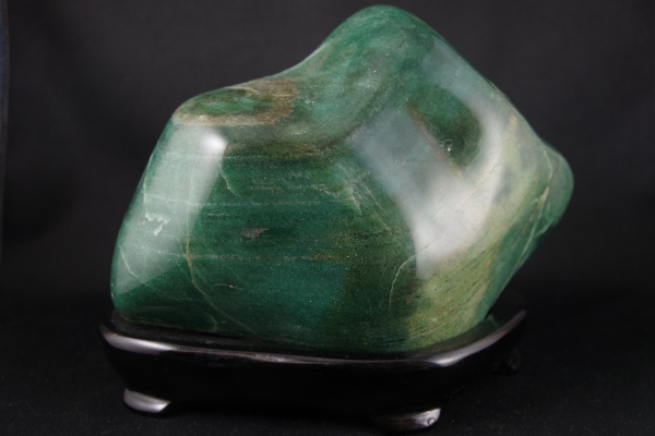 糸魚川産黒翡翠原石 磨き 190g 天然石販売 名取貴石 天然石・国産