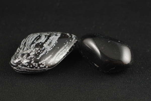 十勝石玲瓏石（レインボーオブシディアン） 原石180g 天然石販売