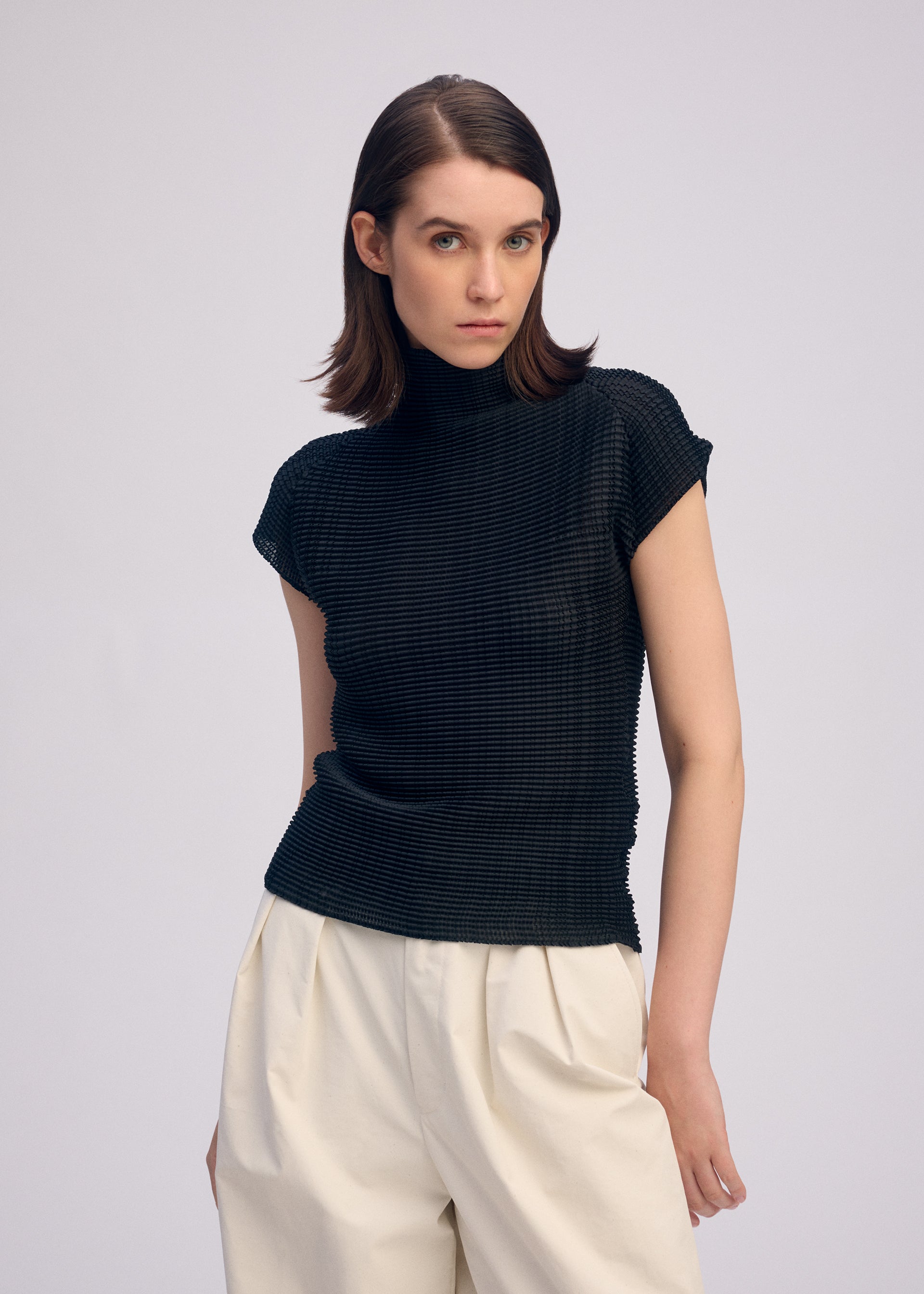 WOOLY PLEATS BK/WT-66 – isseymiyake.com