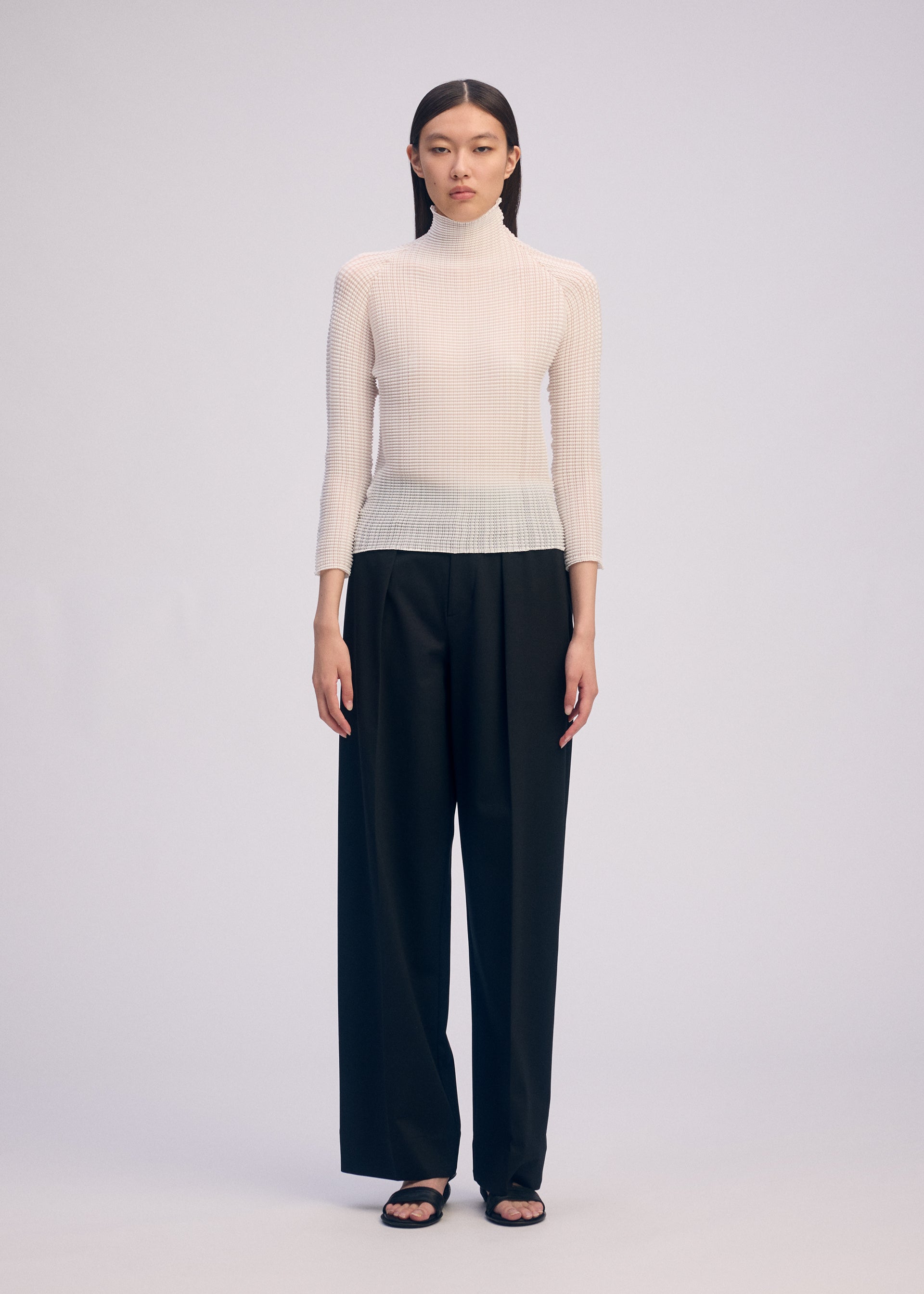 WOOLY PLEATS BK/WT-66 – isseymiyake.com